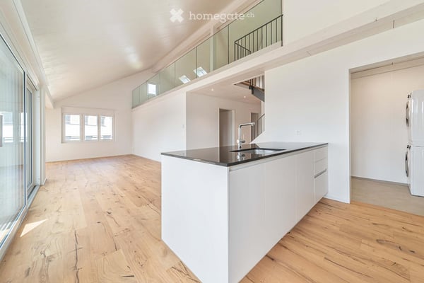 Neuwertige, exklusive 4.5 Zimmer Galeriewohnung mit grosser Loggia und hochwertigem Ausbau 12