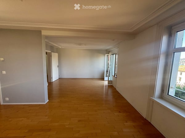 Charming 3.5-Room Apartment with Lake Views in Kilchberg 4