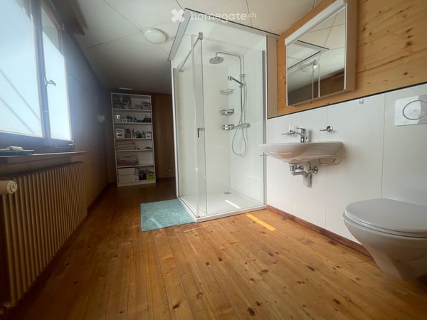 Charmante 3.5-Zimmer-Altbauwohnung mit Balkon in Schiers 4