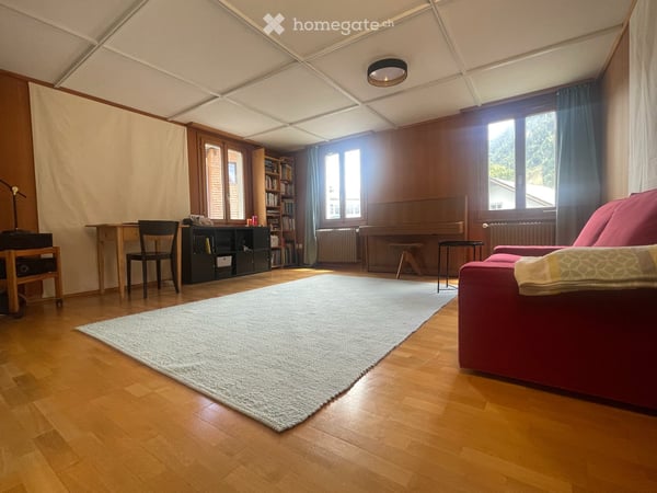 Charmante 3.5-Zimmer-Altbauwohnung mit Balkon in Schiers 2