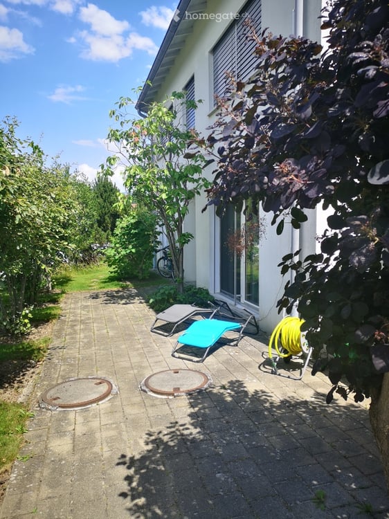 Wohnen wie im eigenen Haus – grosszügige 3.5-Zimmer-Gartenwohnung 2