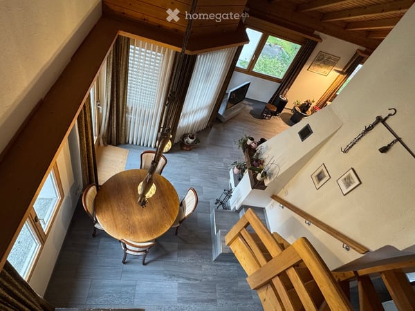 Charmante 4.5-Zimmer-Maisonette-Wohnung mit Bergblick in Felsberg 10