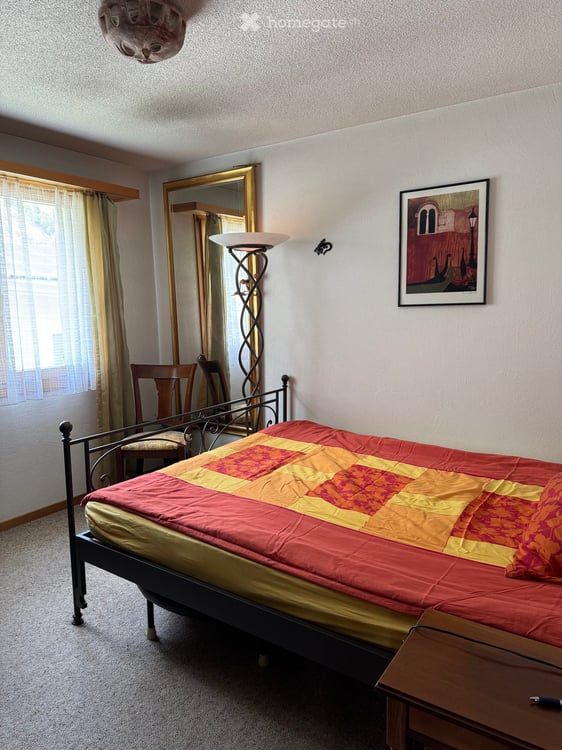 Charmante 4.5-Zimmer-Maisonette-Wohnung mit Bergblick in Felsberg 11
