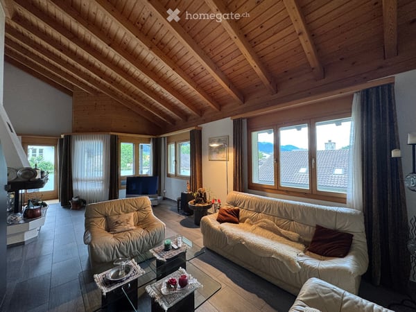 Charmante 4.5-Zimmer-Maisonette-Wohnung mit Bergblick in Felsberg 5