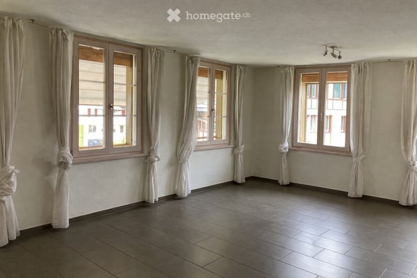 Helle 4.5-Zimmer-Wohnung an zentraler Lage in Rohrbach 2