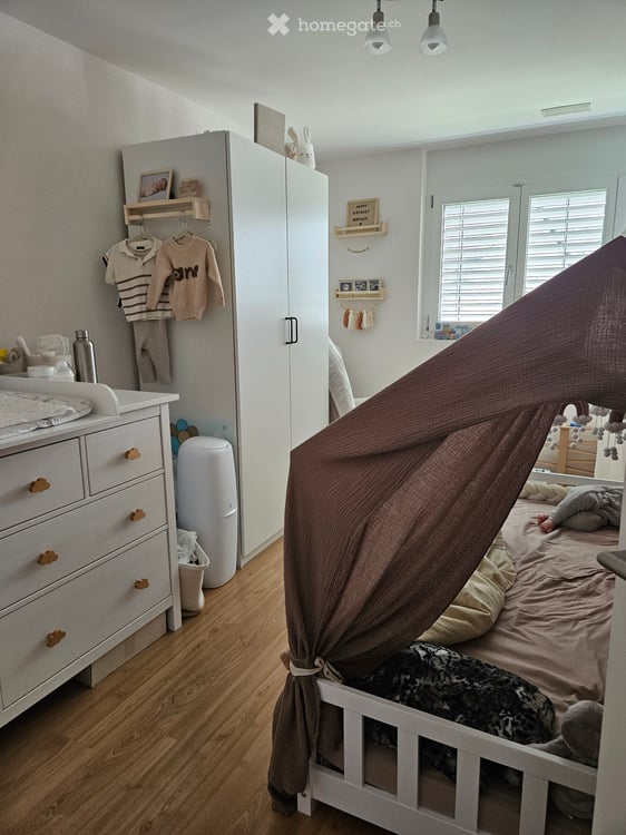 Helle 5.5-Zimmer-Wohnung mit Balkon und herrlicher Aussicht in Siegershausen 1