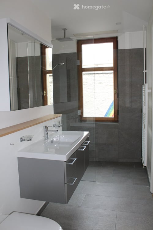 Charmante 2.5-Zimmer-Altbauwohnung mit Balkon an der Delsbergerallee, Basel 5