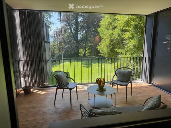 Exklusive 5.5-Zimmer-Wohnung über die ganze Etage im Privatpark 4