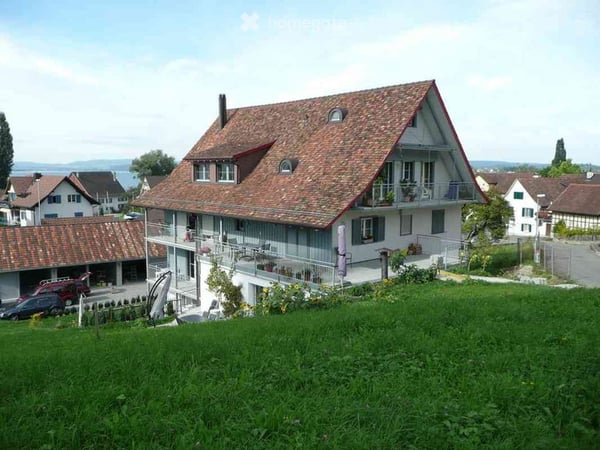 Charmante 5.5-Zimmer-Maisonettewohnung mit Seeblick in Mannenbach-Salenstein 1