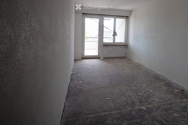 Total-Renovierte 5-Zimmer-Wohnung mit Balkon und schöner Aussicht in Zürich-Höngg 8