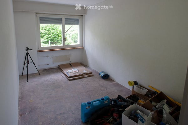 Total-Renovierte 5-Zimmer-Wohnung mit Balkon und schöner Aussicht in Zürich-Höngg 10