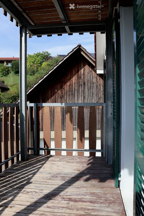 Grosszügige Wohnung in historischem Riegelhaus 19