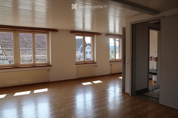 Grosszügige Wohnung in historischem Riegelhaus 2