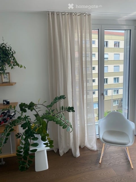 Stilvoll, voll möblierte 2,5 Zimme-Terrassenwohnung mit Einstellhallenplatzt im St. Johann 5