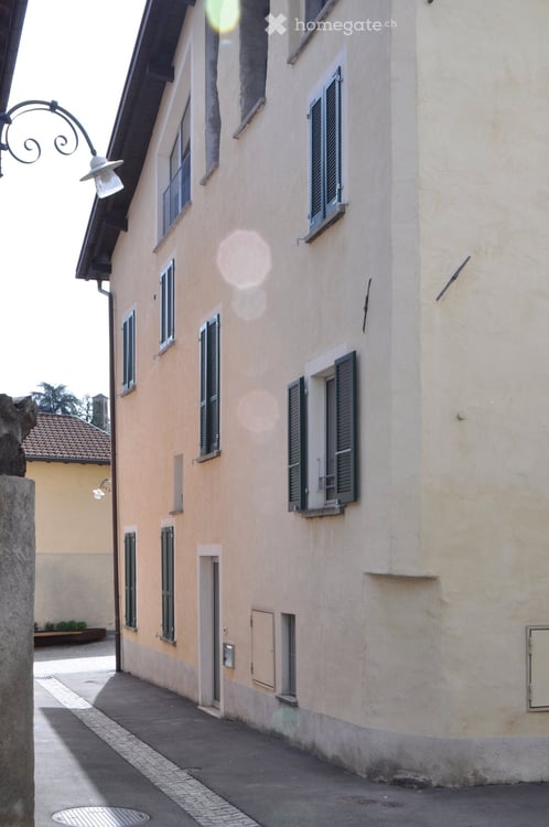 4.5-Zimmer-Eckhaus mit Atelier in Cadempino. saniert, zentral, charaktervoll 2
