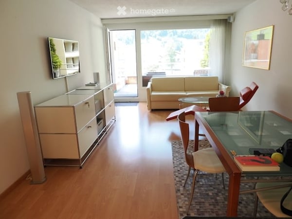 Möblierte 2.5-Zimmer-Wohnung mit Bergpanorama im Herzen von Engelberg 1