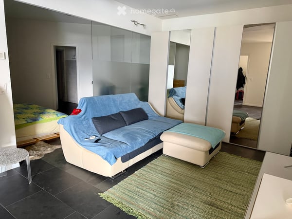 2.5-Zimmer Moderne Einliegerwohnung mit Seesicht und Gartensitzplatz – ruhig gelegen und möbliert 3