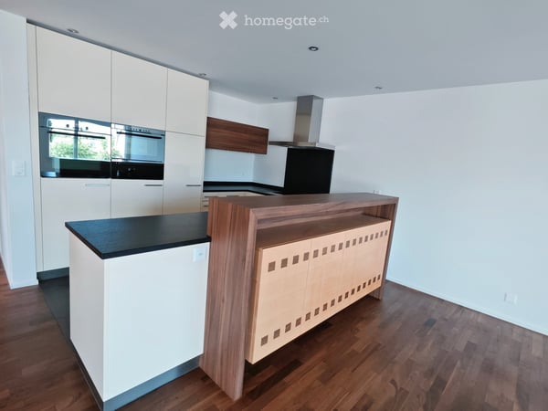 Seenah & familienfreundlich: Renovierte 5.5-Zimmer-Wohnung mit Balkon 5
