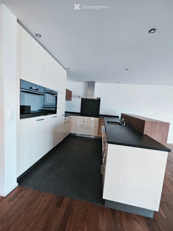 Seenah & familienfreundlich: Renovierte 5.5-Zimmer-Wohnung mit Balkon 6