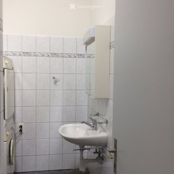 Grosszügige 5.5-Zimmer-Maisonette-Wohnung mit Balkon und herrlicher Aussicht in Neerach 7