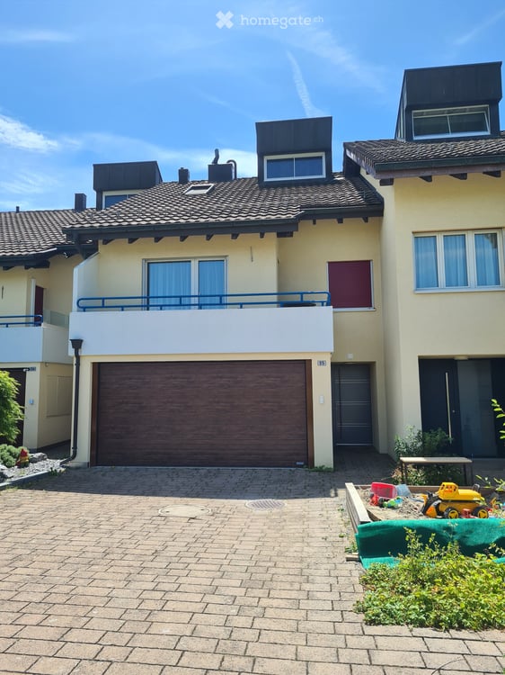 Gepflegtes 5.5-Zimmer-Reihenhaus in ruhigen, familienfreundlichen Quartier im steuergünstigen Winkel 17