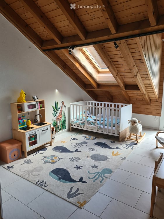 Gepflegtes 5.5-Zimmer-Reihenhaus in ruhigen, familienfreundlichen Quartier im steuergünstigen Winkel 6
