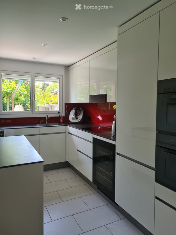 Gepflegtes 5.5-Zimmer-Reihenhaus in ruhigen, familienfreundlichen Quartier im steuergünstigen Winkel 3