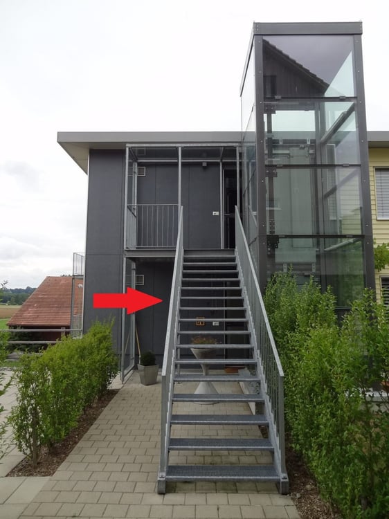 Gebäude zum Wohlfühlen: Grosszügige 4.5 Zimmer-Wohnung im Eigentumsstandard mit Blick ins Grüne 3