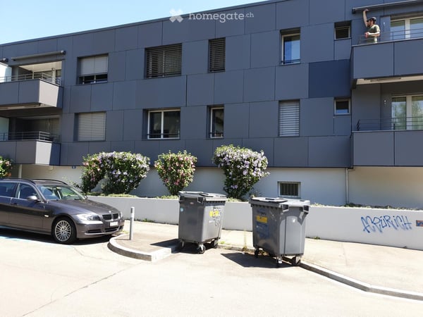 Helle 4.5-Zimmer-Wohnung mit Balkon und Garage in Zürich-HönggWohnung in Zürich 1