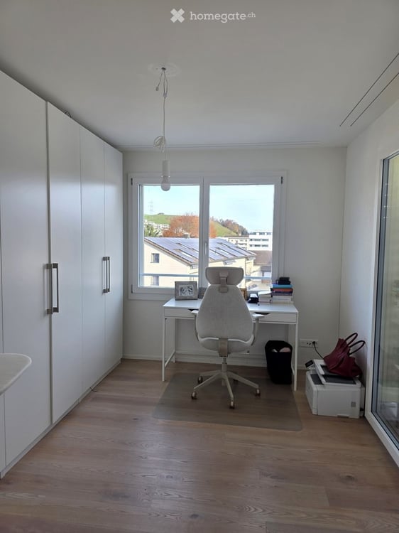 Stunning 3.5-Room Attic Apartment with Panoramic Views in Küssnacht am Rigi 6