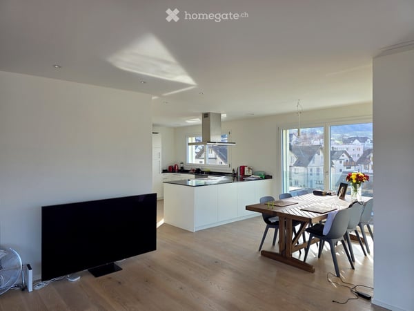 Stunning 3.5-Room Attic Apartment with Panoramic Views in Küssnacht am Rigi 3