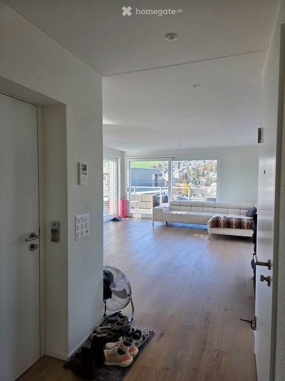 Stunning 3.5-Room Attic Apartment with Panoramic Views in Küssnacht am Rigi 2