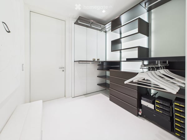 Luxurious 6.5-Room Apartment with Lake Views and terraces 31