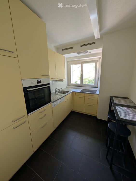 Helle 3.5-Zimmer-Wohnung mit Seesicht, Balkon & ruhiger Lage in Zürich-Witikon 4