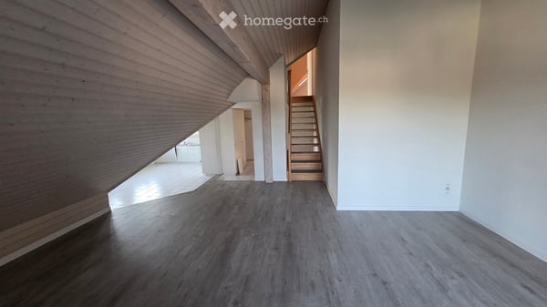 Charmante 5.5-Zimmer-Dachwohnung mit Balkon und Aussicht in Gossau ZH 5