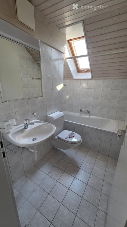 Charmante 5.5-Zimmer-Dachwohnung mit Balkon und Aussicht in Gossau ZH 12