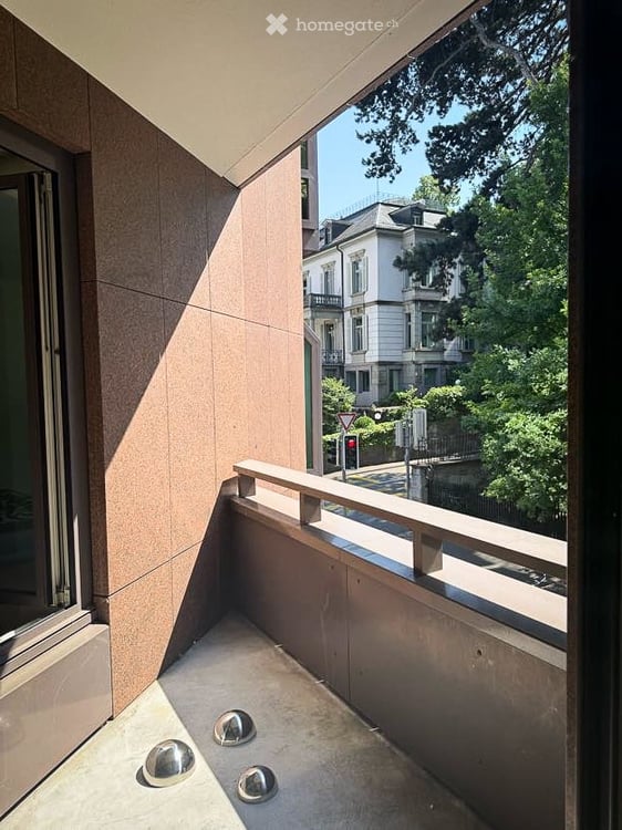 Bright 3.5-Room Apartment with Balcony in the Heart of Zürich – Available from July 2026 3