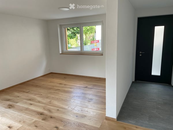 3 1/2 Zimmer Neubau-Wohnung in Castrisch 4