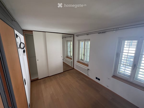 1 JAHR BEFRISTET (BIS 31.08.2027): Einmalige 3.5-Zimmer-Dachwohnung mit Terrasse 8