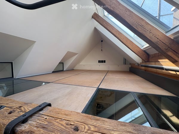 1 JAHR BEFRISTET (BIS 31.08.2027): Einmalige 3.5-Zimmer-Dachwohnung mit Terrasse 6