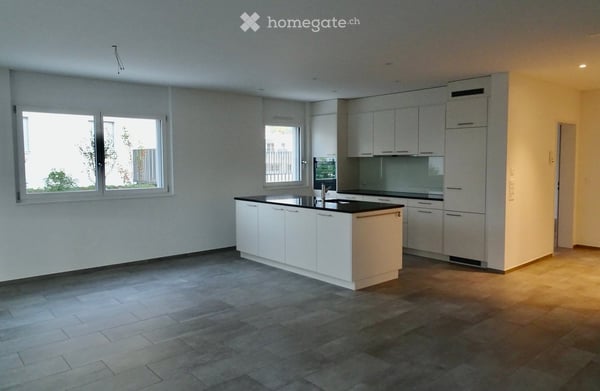 Moderne 3.5 - Zimmerwohnung in Eigentumsstandard mit grosszügigem Sitzplatz 2