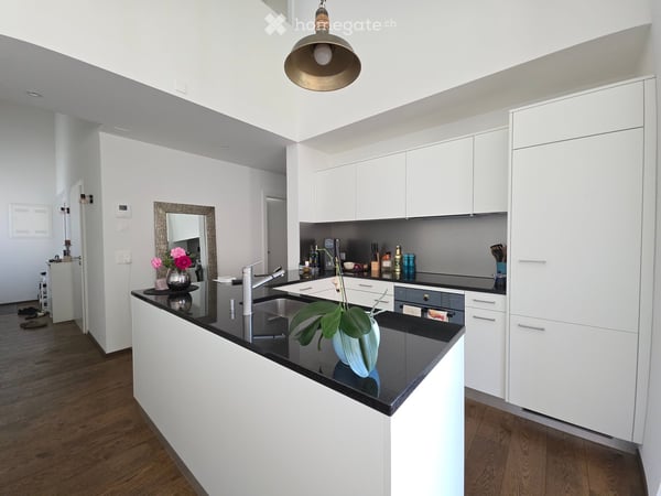 Moderne 4.5-Zimmer-Maisonettewohnung mit Balkon, 2 Tiefgaragenplätzen und E-Lademöglichkeit 4