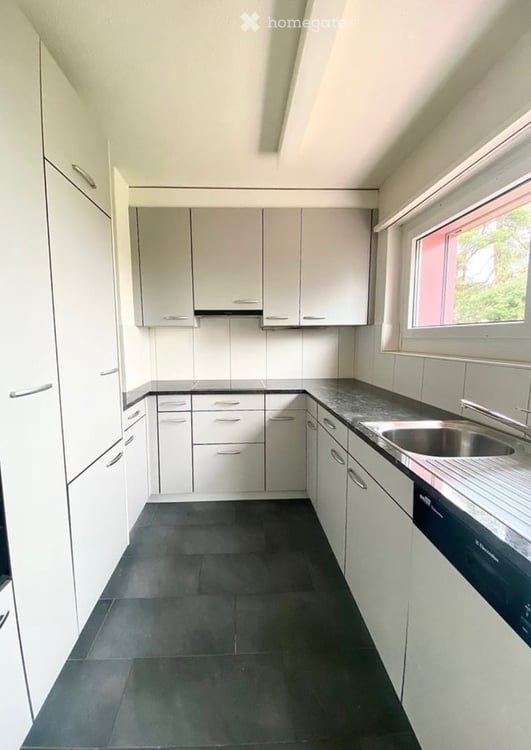 Helle 3.5-Zimmer-Wohnung mit Balkon und schöner Aussicht in Forch 4