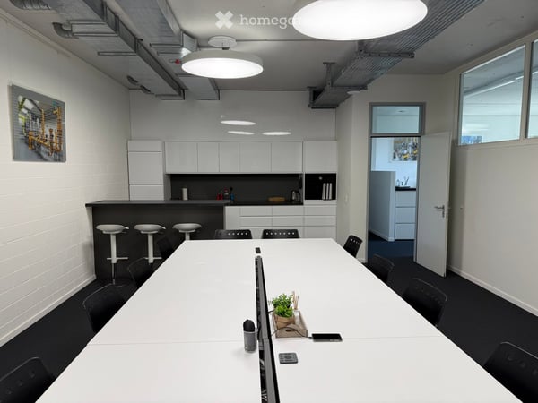 Moderne Bürofläche im 1. OG in Schwerzenbach – 280 m² mit Warenliftzugang 11