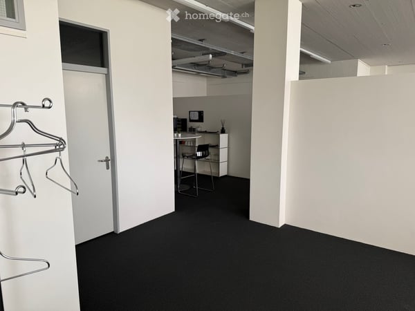 Moderne Bürofläche im 1. OG in Schwerzenbach – 280 m² mit Warenliftzugang 4