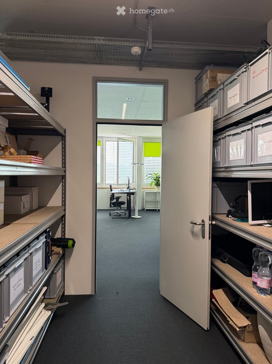 Moderne Bürofläche im 1. OG in Schwerzenbach – 280 m² mit Warenliftzugang 15