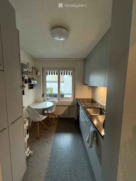 Helle 3-Zimmer-Wohnung mit Balkon am Hedwigsteig, Zürich 8032 4