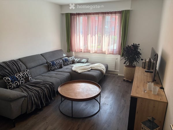 Charmante 4-Zimmer-Wohnung mit Balkon und schöner Aussicht in Wald ZH 3