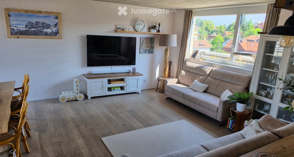 Helle 4.5-Zimmer-Dachwohnung mit Balkon in Uster 3