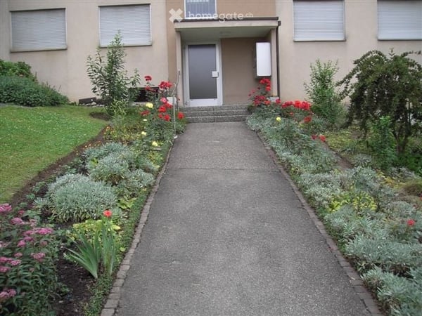 Charmante 3.5-Zimmer-Wohnung mit Balkon und Aussicht in Altendorf 4
